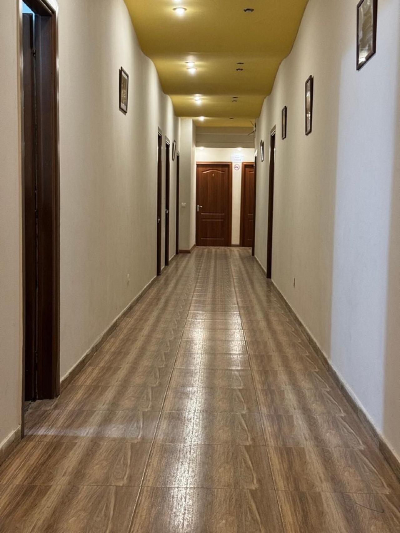 New Bella Hotel Jerevan Buitenkant foto