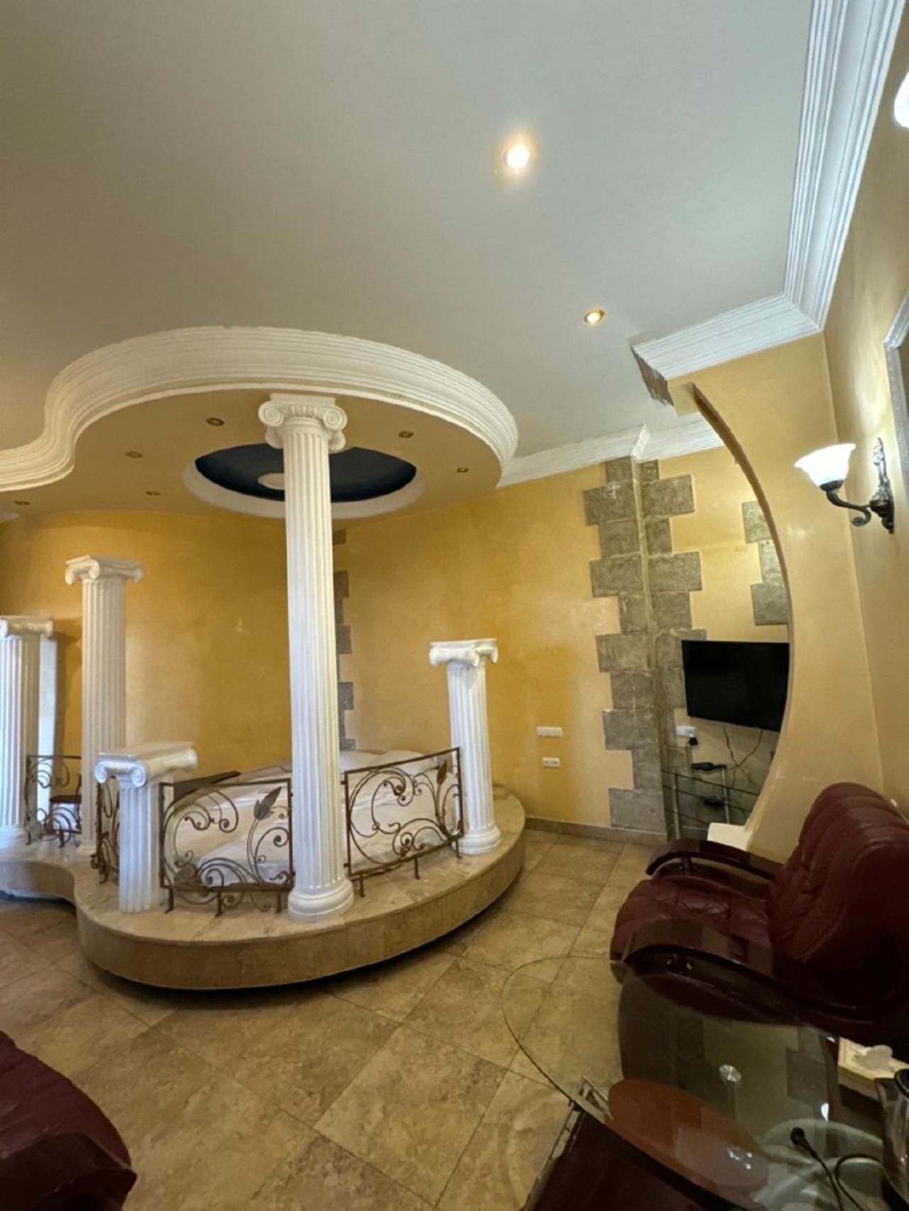 New Bella Hotel Jerevan Buitenkant foto