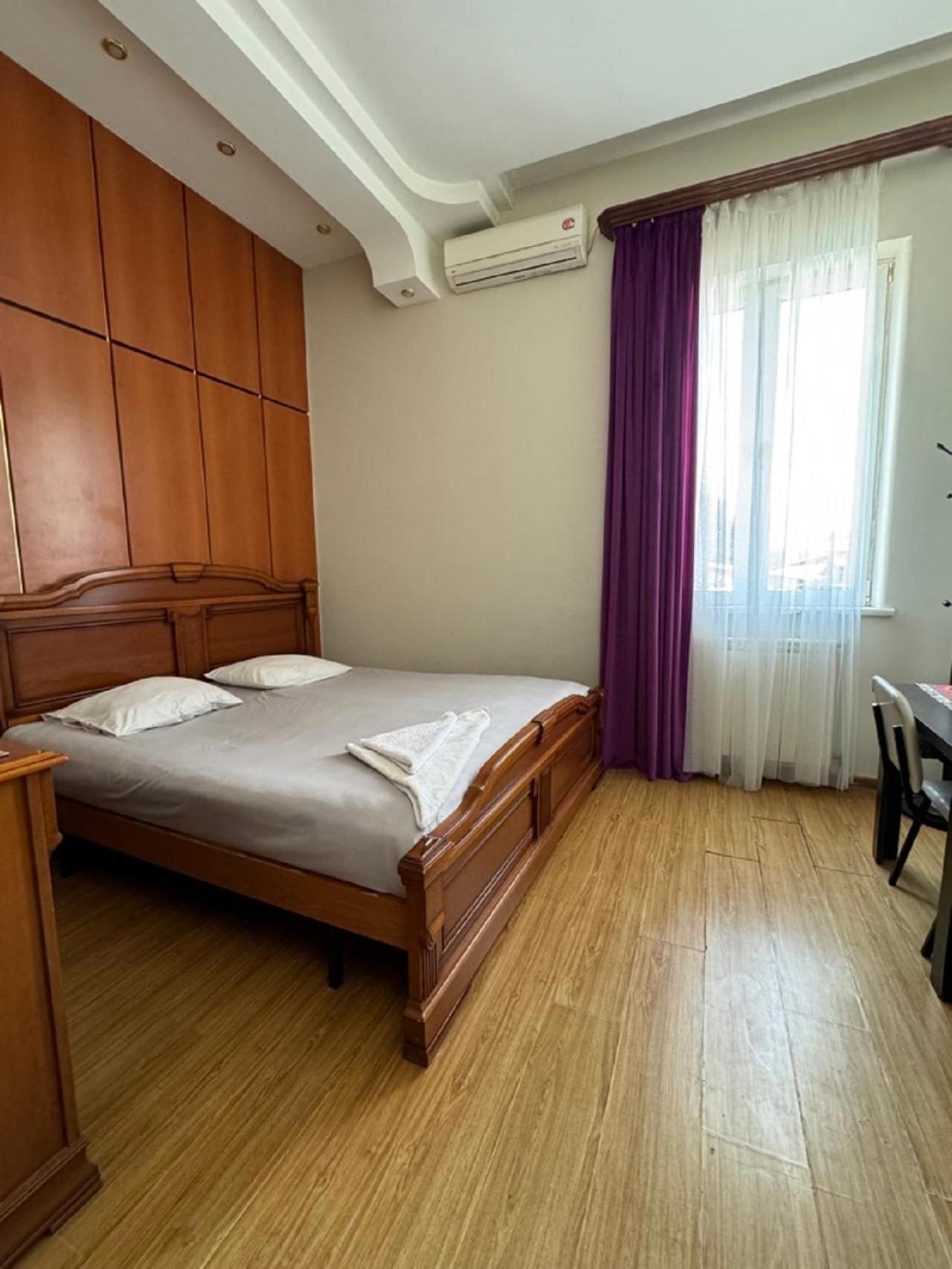 New Bella Hotel Jerevan Buitenkant foto