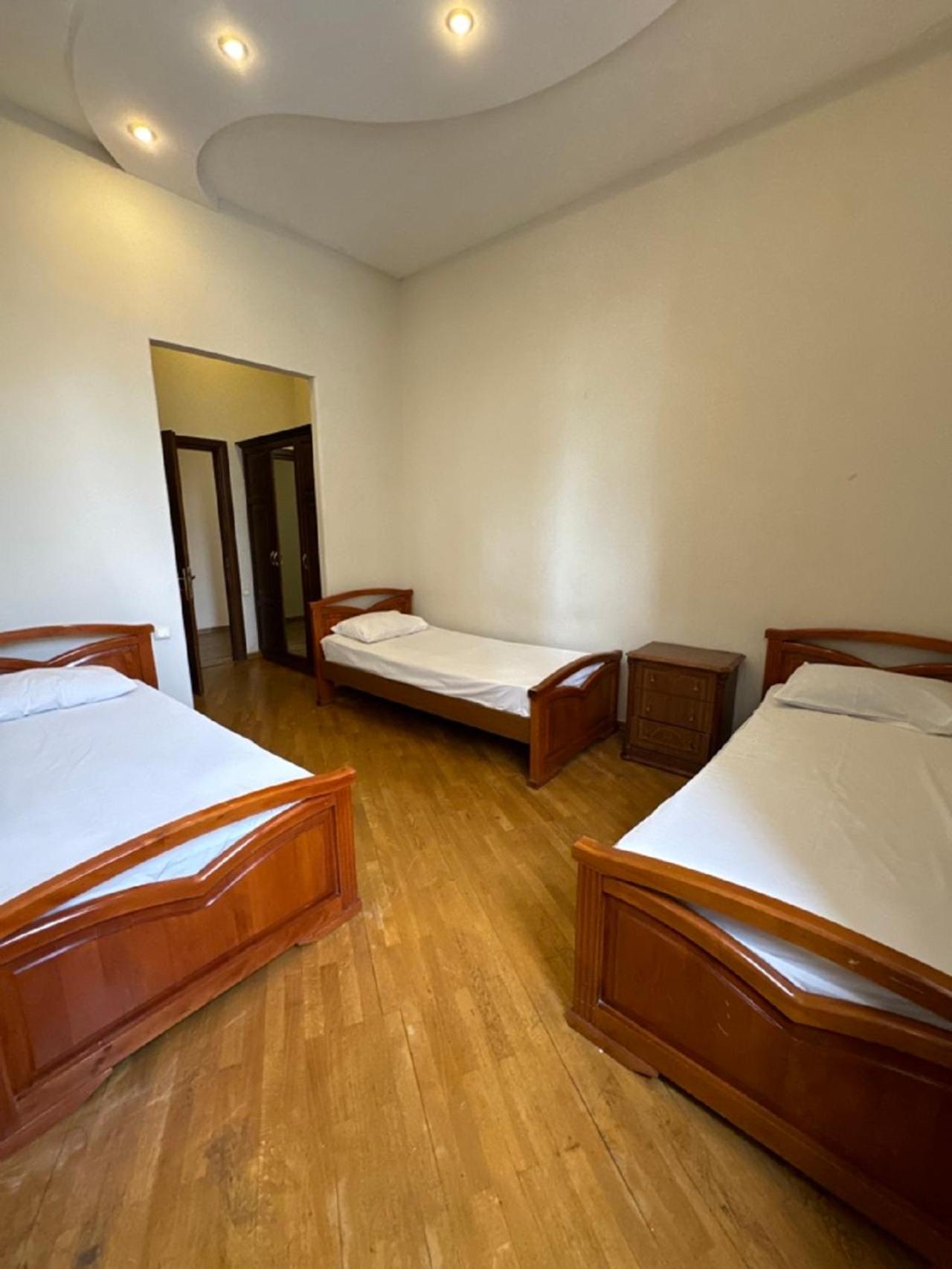 New Bella Hotel Jerevan Buitenkant foto