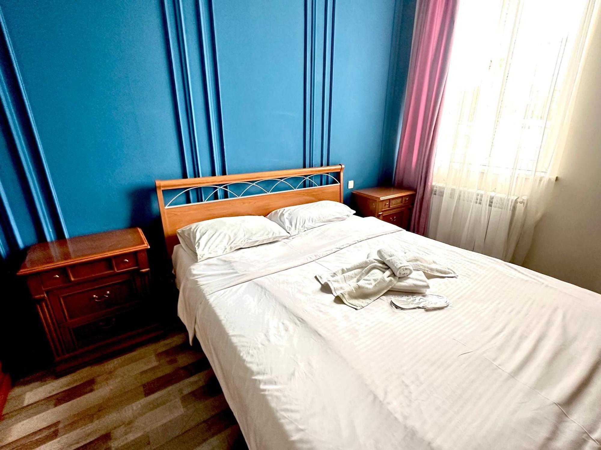 New Bella Hotel Jerevan Buitenkant foto