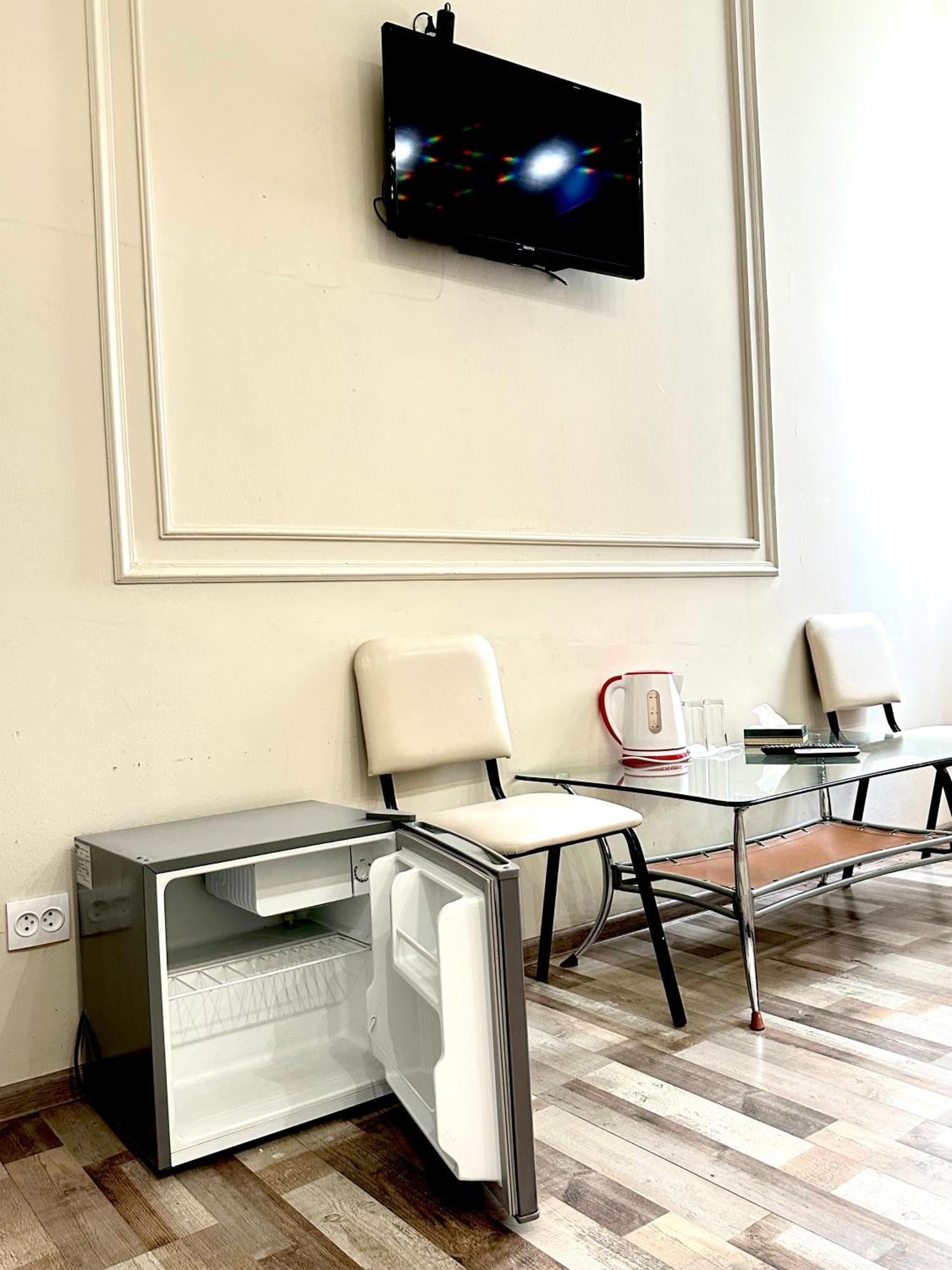 New Bella Hotel Jerevan Buitenkant foto