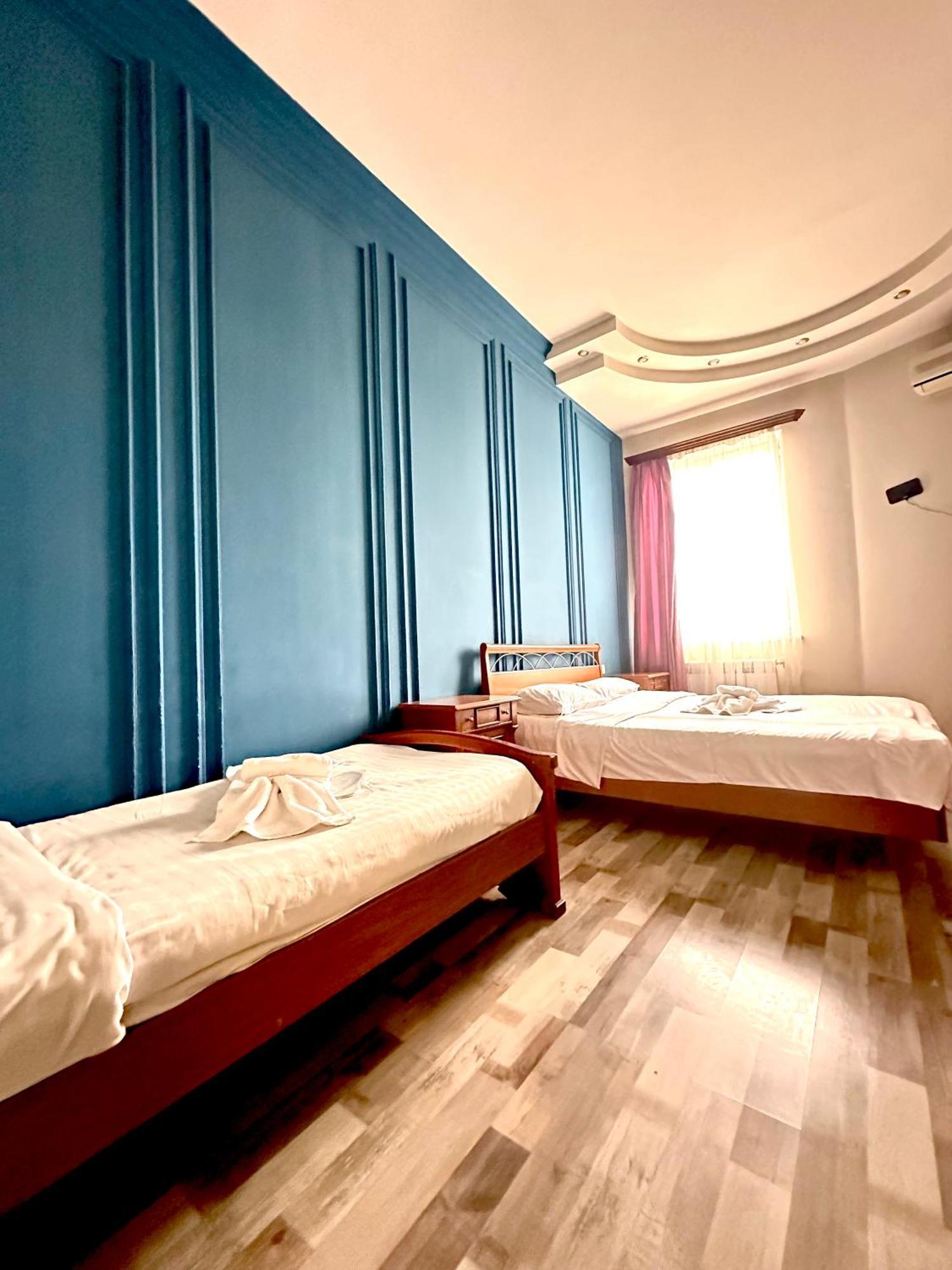 New Bella Hotel Jerevan Buitenkant foto