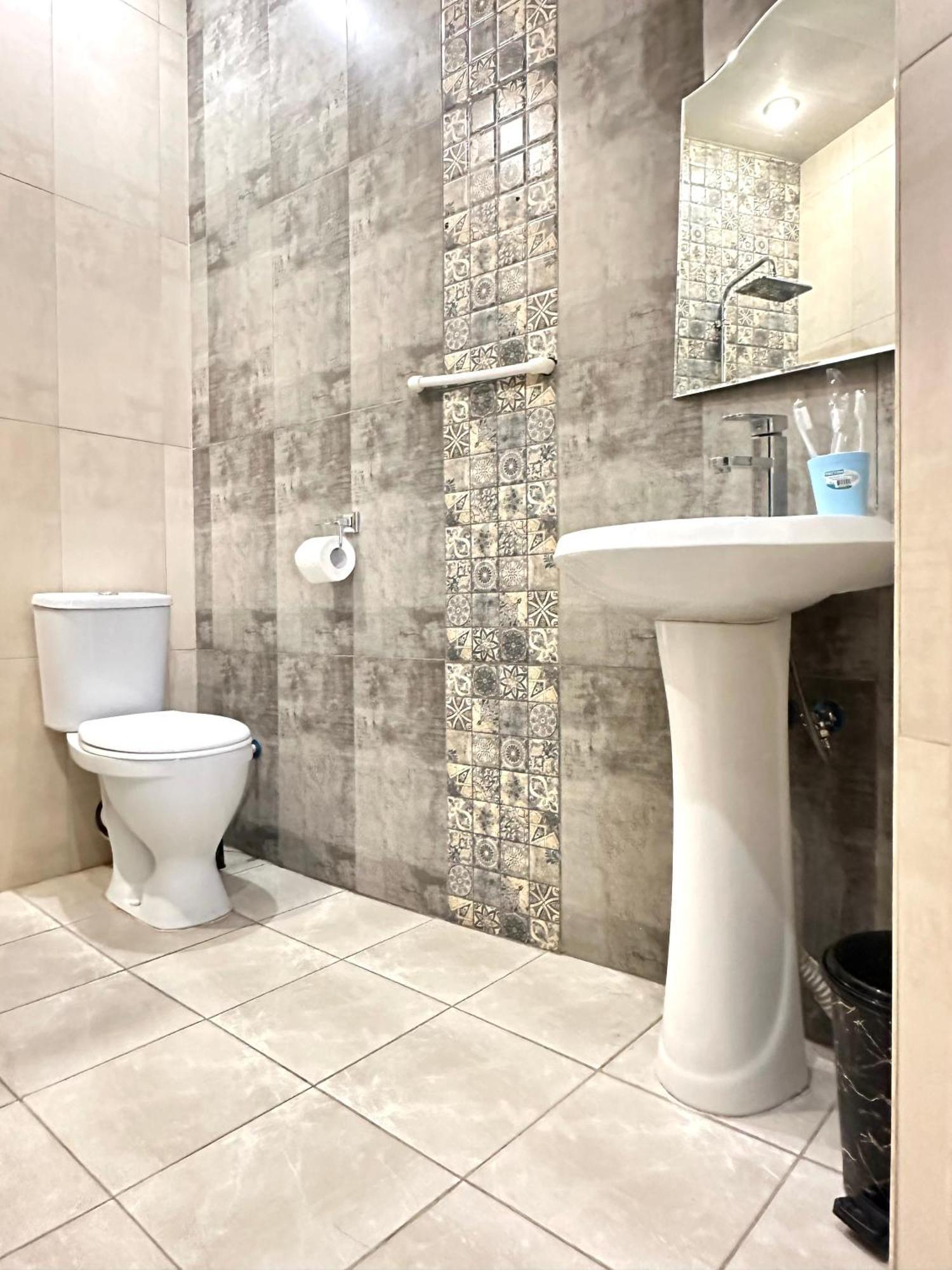 New Bella Hotel Jerevan Buitenkant foto