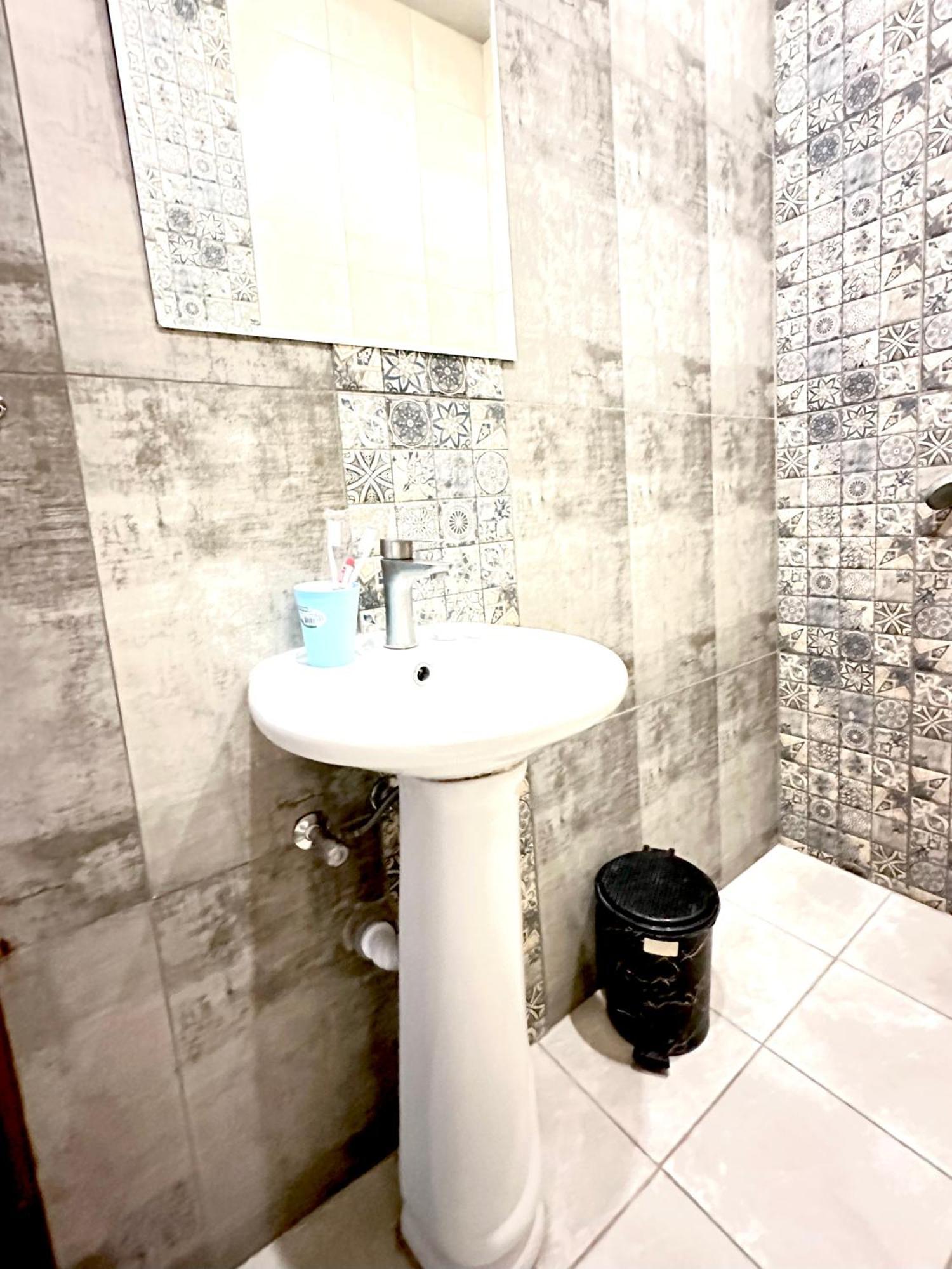 New Bella Hotel Jerevan Buitenkant foto